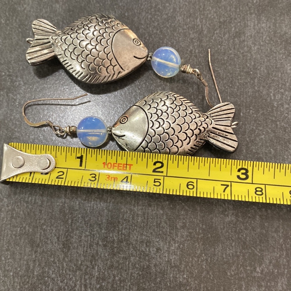 SLIVER FISH 🐠 EARRINGS - Picture 4 of 5